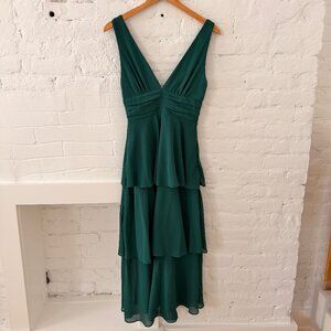 Like New Lulus Celebration Time Emerald Green Sleeveless Tiered Midi Dress